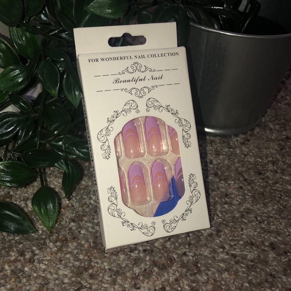 24 Purple Fake Nails